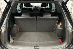 musta Volkswagen Tiguan Allspace 2021 kuva 11.