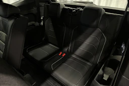 musta Volkswagen Tiguan Allspace 2021 kuva 14.