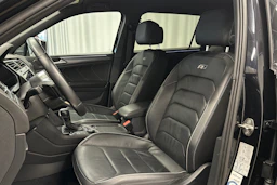 musta Volkswagen Tiguan Allspace 2021 kuva 16.