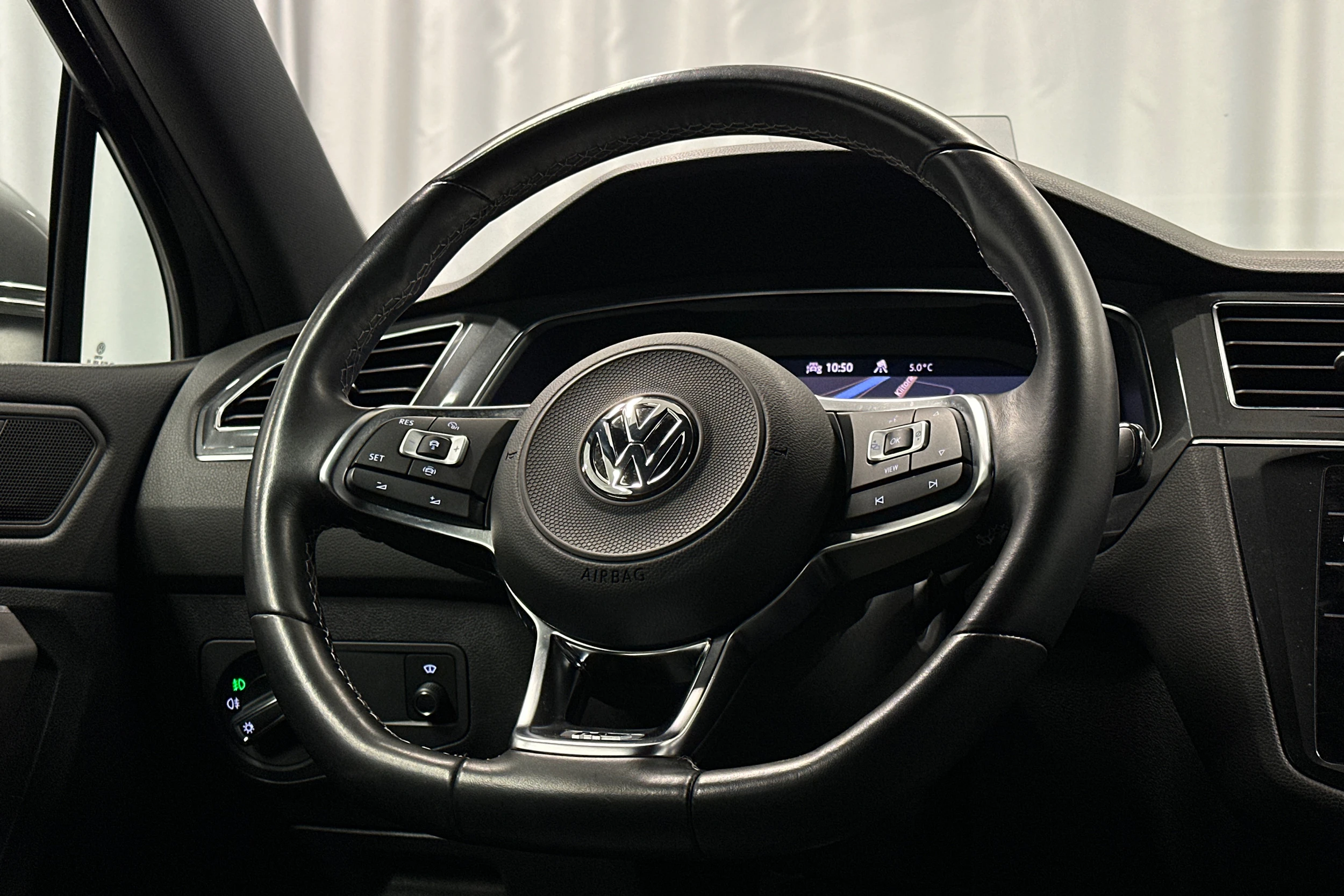 musta Volkswagen Tiguan Allspace 2021 kuva 19.