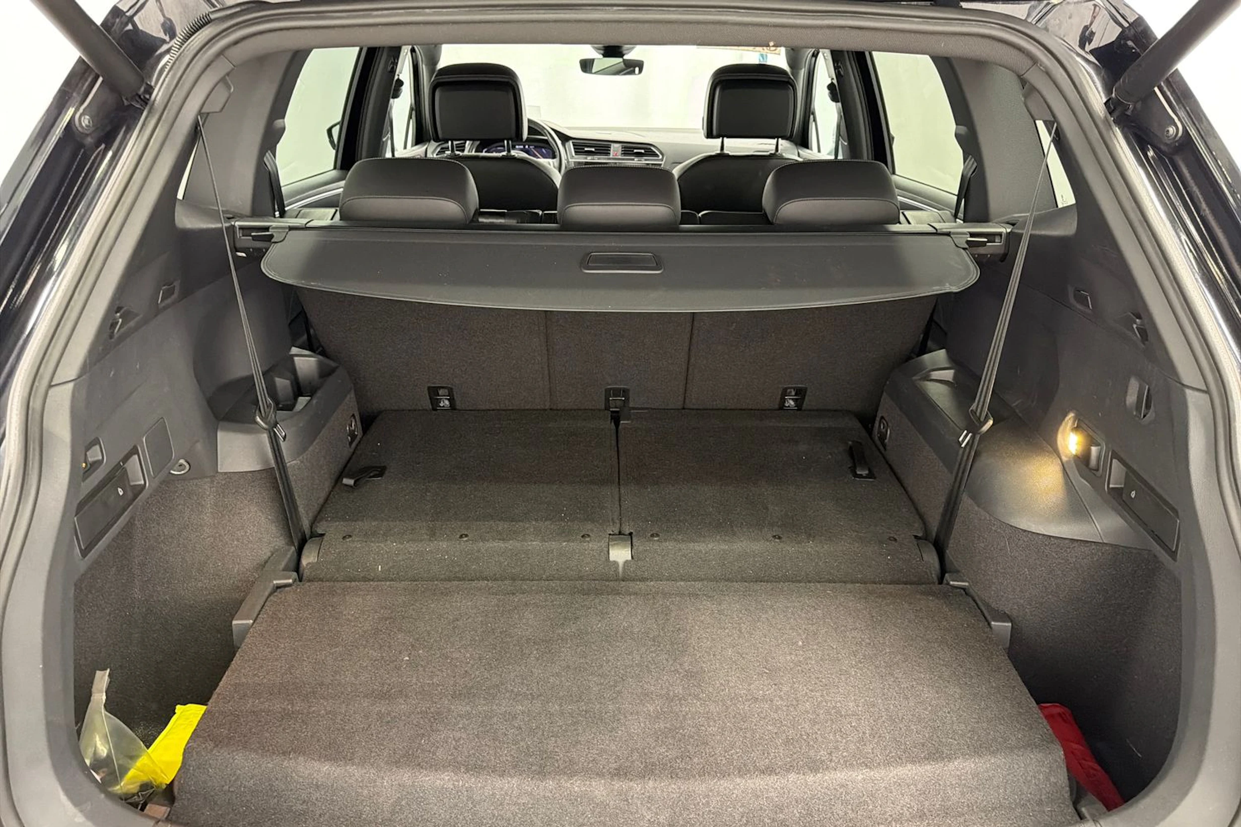 musta Volkswagen Tiguan Allspace 2021 kuva 39.