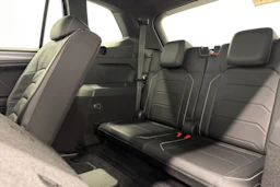 musta Volkswagen Tiguan Allspace 2021 kuva 43.