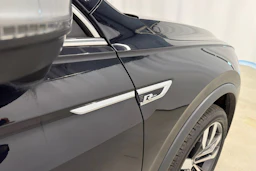 musta Volkswagen Tiguan Allspace 2021 kuva 45.