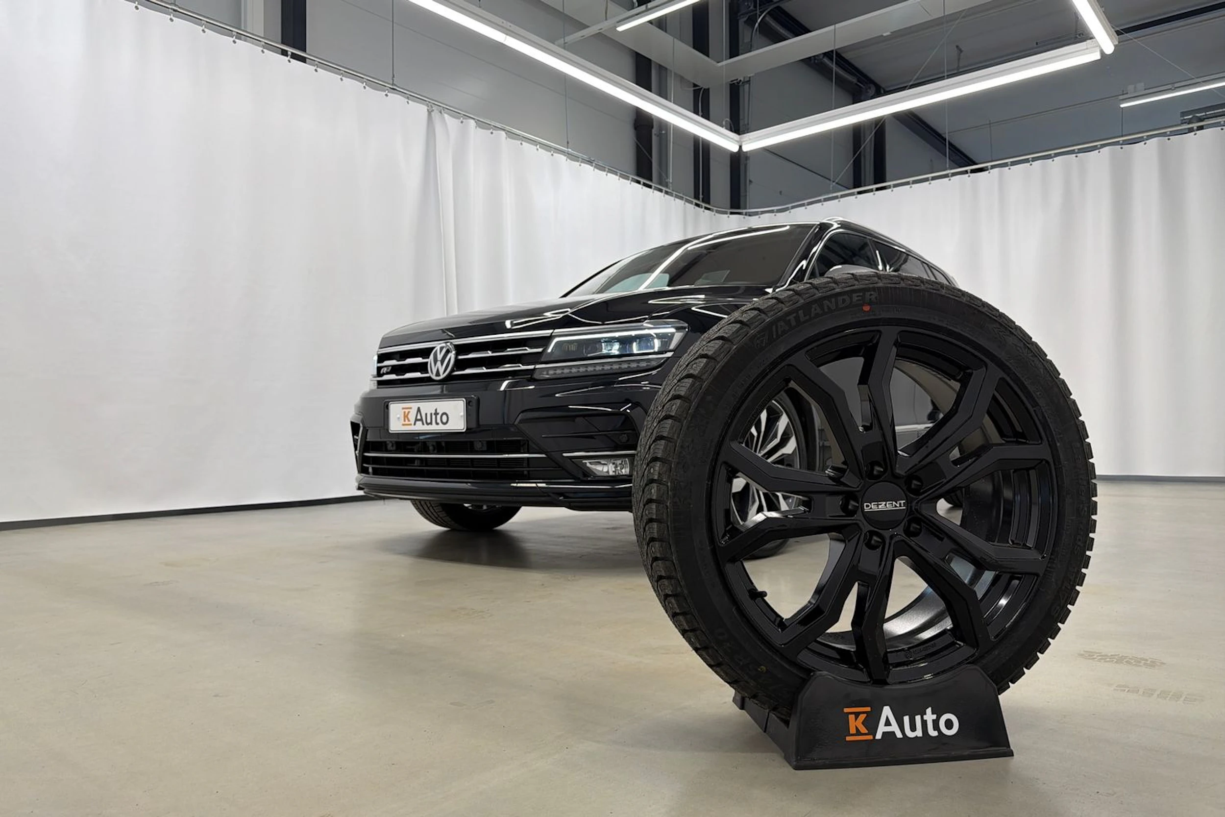musta Volkswagen Tiguan Allspace 2021 kuva 47.