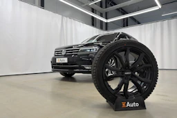 musta Volkswagen Tiguan Allspace 2021 kuva 47.