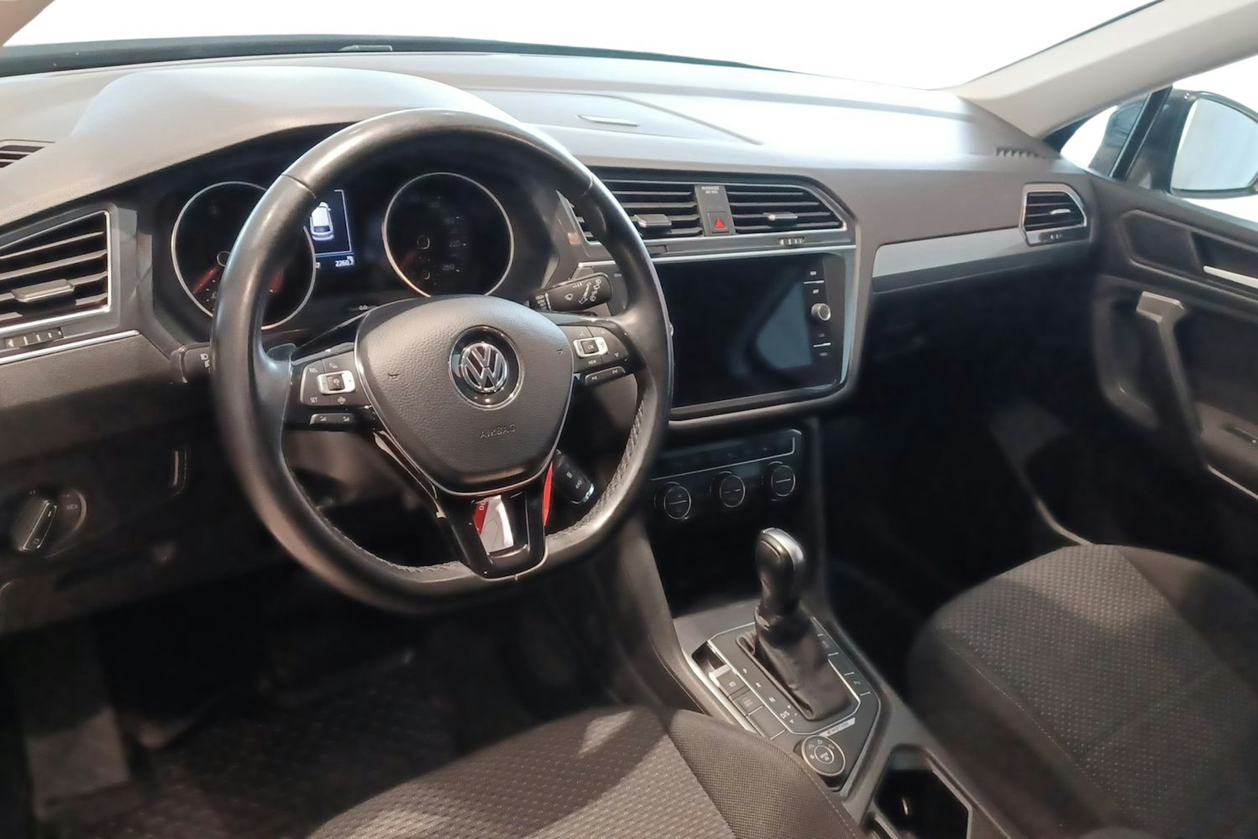 musta Volkswagen Tiguan Allspace 2021 kuva 7.