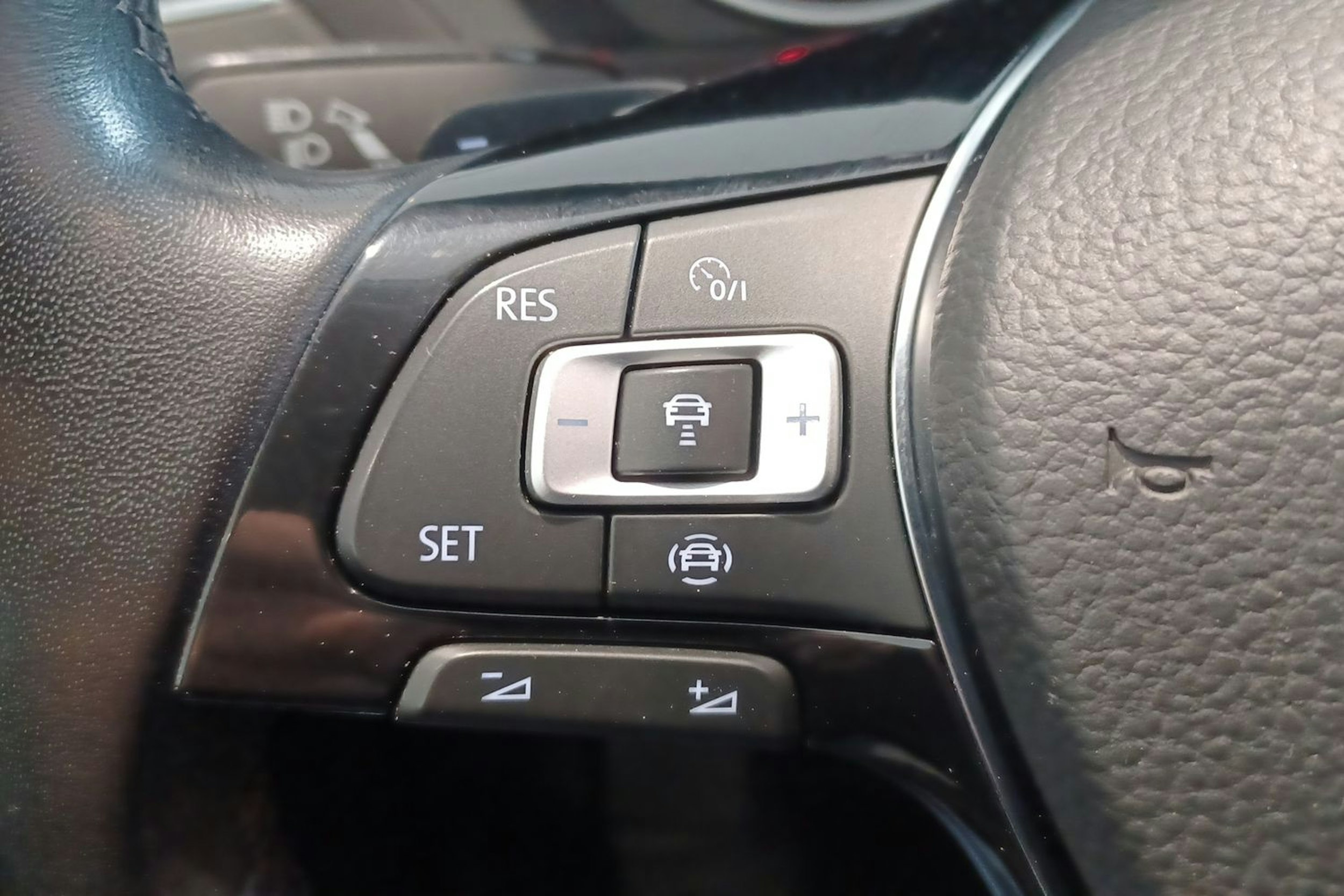 musta Volkswagen Tiguan Allspace 2021 kuva 16.