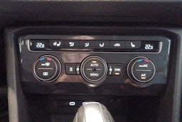 musta Volkswagen Tiguan Allspace 2021 kuva 22.