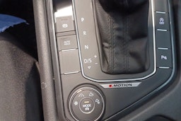 musta Volkswagen Tiguan Allspace 2021 kuva 25.