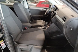 musta Volkswagen Tiguan Allspace 2021 kuva 28.