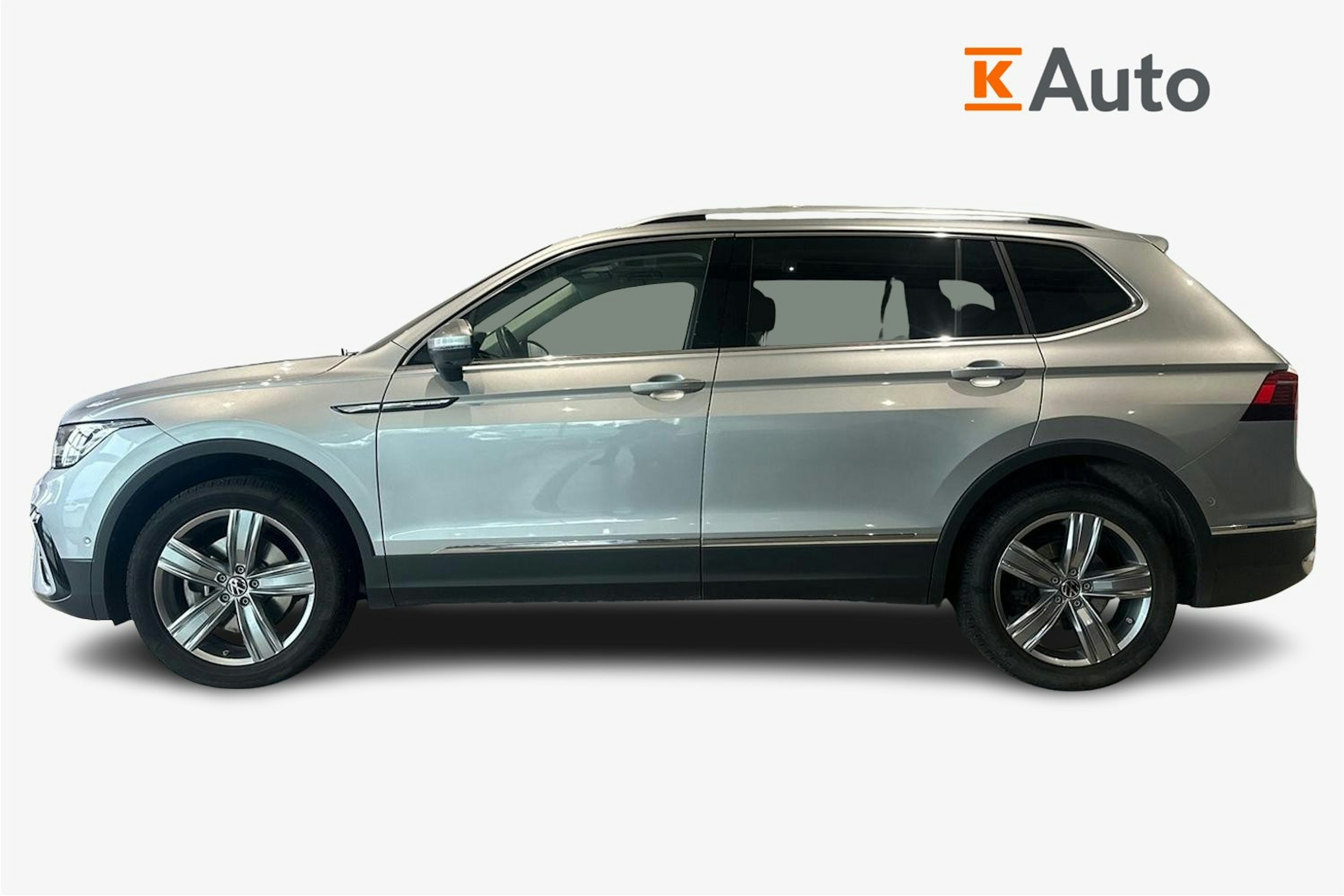 harmaa Volkswagen Tiguan Allspace 2023 kuva 6.
