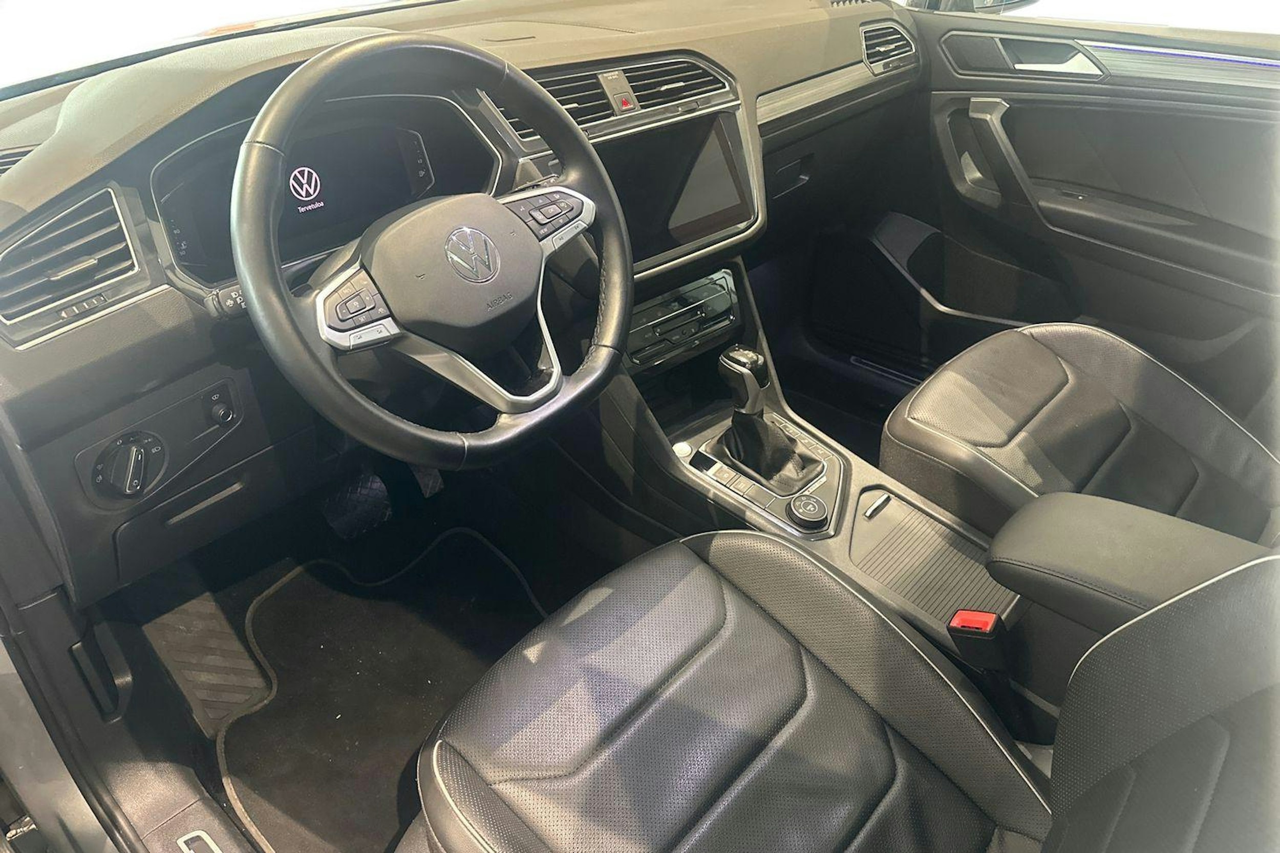 harmaa Volkswagen Tiguan Allspace 2023 kuva 7.