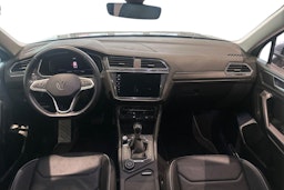 harmaa Volkswagen Tiguan Allspace 2023 kuva 9.