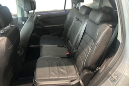 harmaa Volkswagen Tiguan Allspace 2023 kuva 10.
