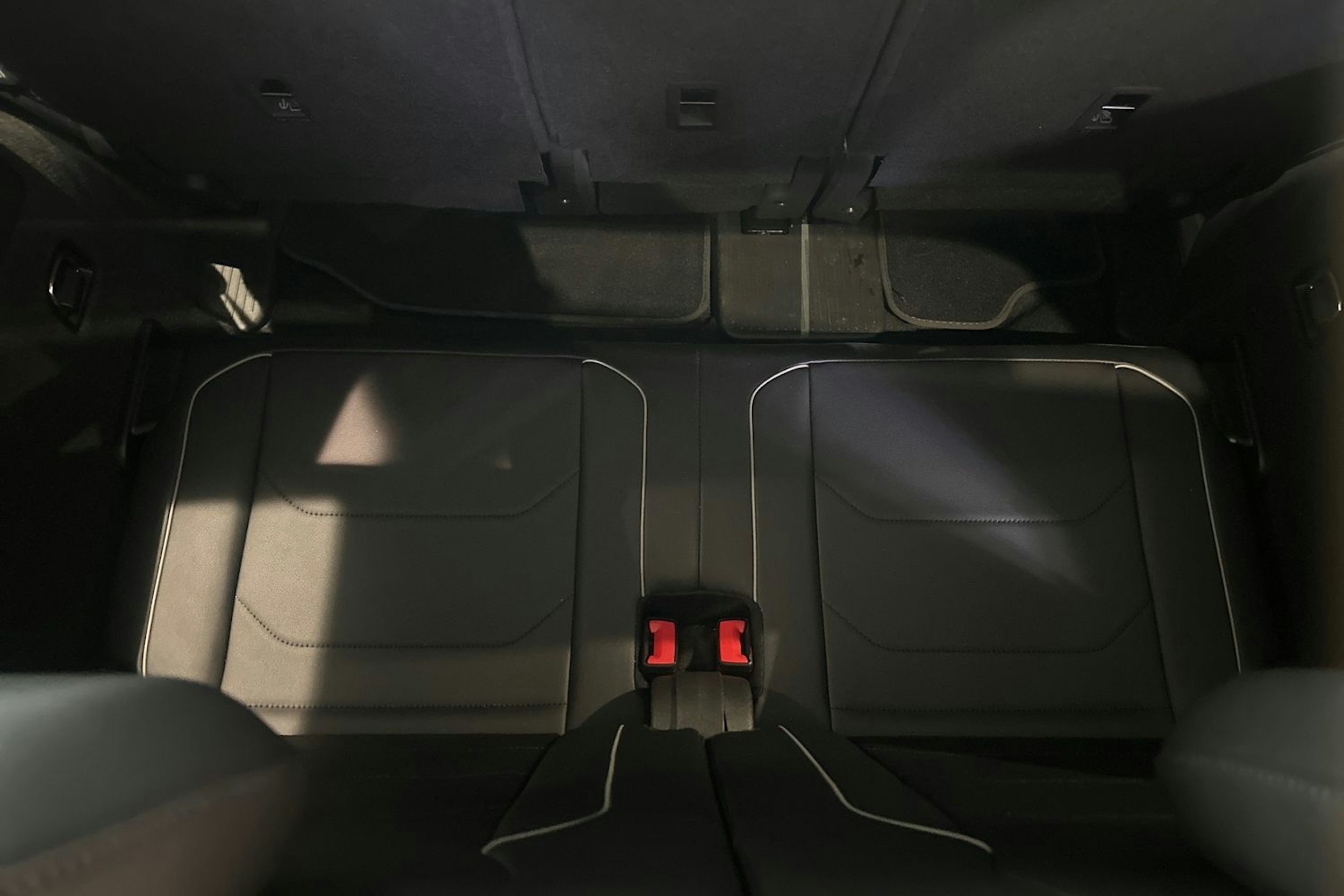 harmaa Volkswagen Tiguan Allspace 2023 kuva 15.