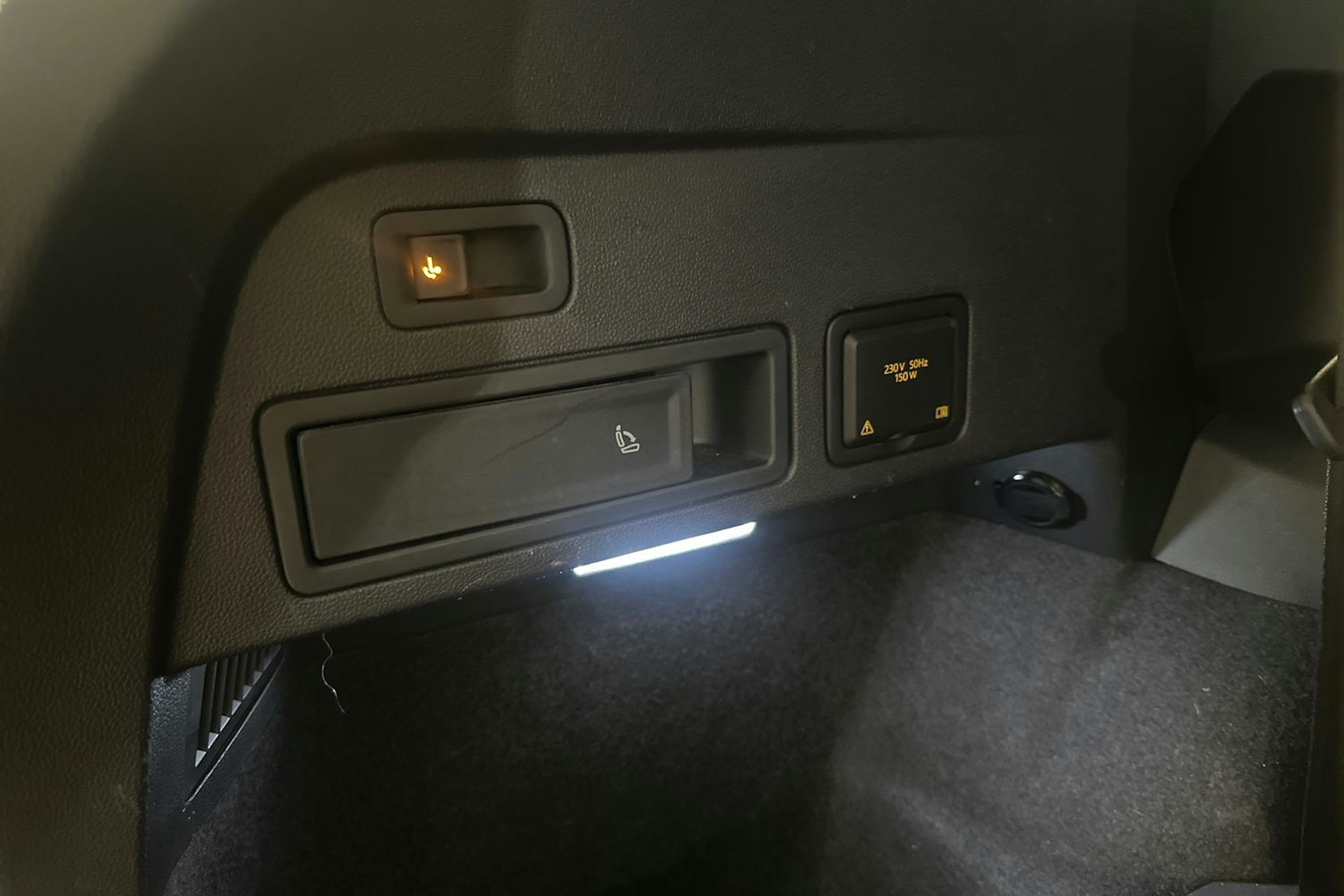 harmaa Volkswagen Tiguan Allspace 2023 kuva 17.