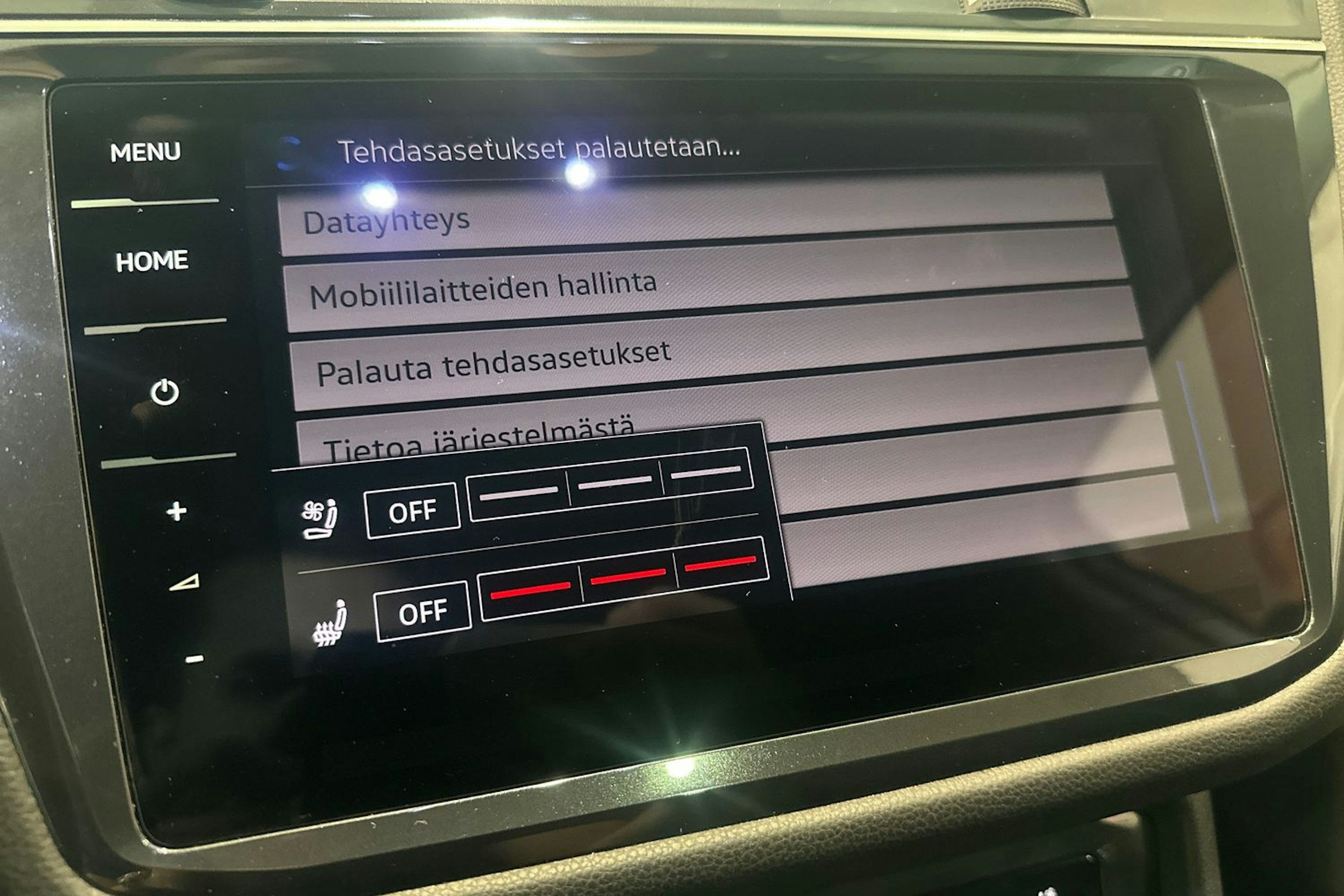 harmaa Volkswagen Tiguan Allspace 2023 kuva 22.