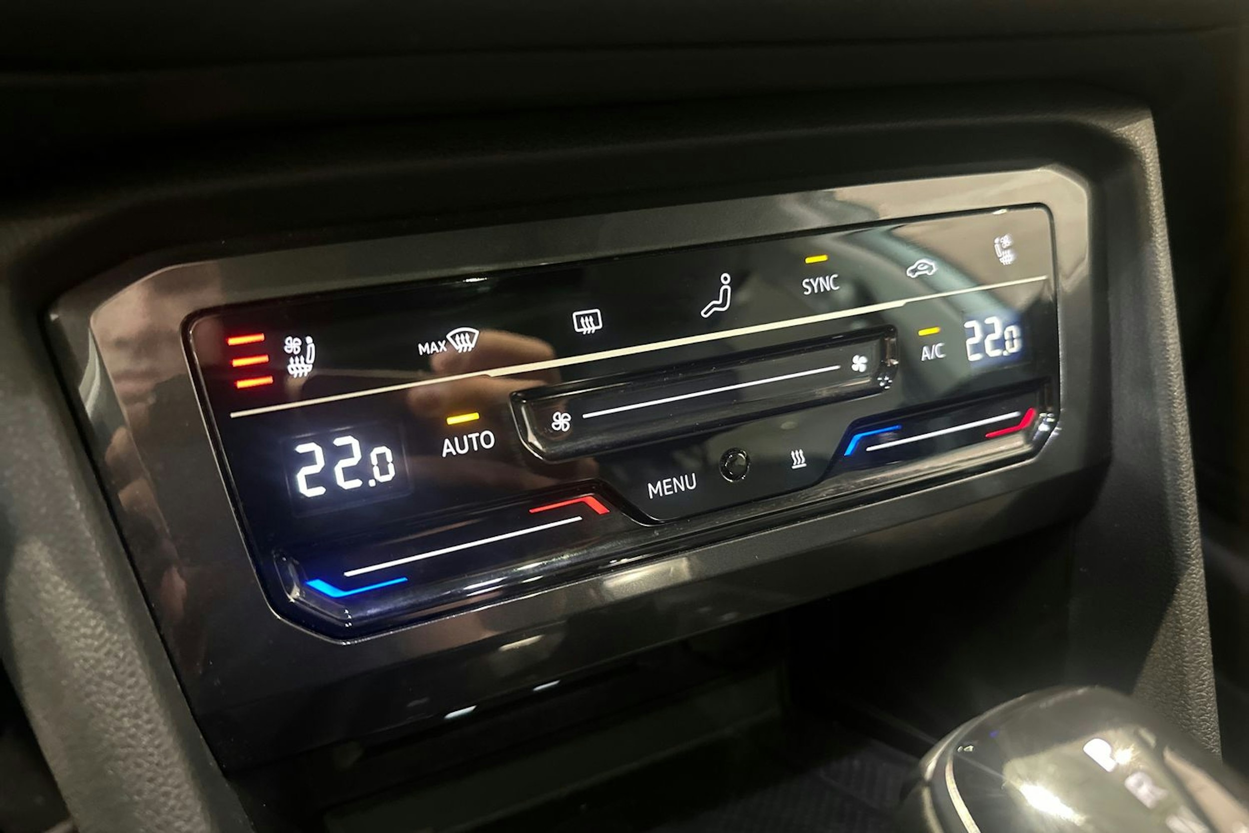 harmaa Volkswagen Tiguan Allspace 2023 kuva 23.