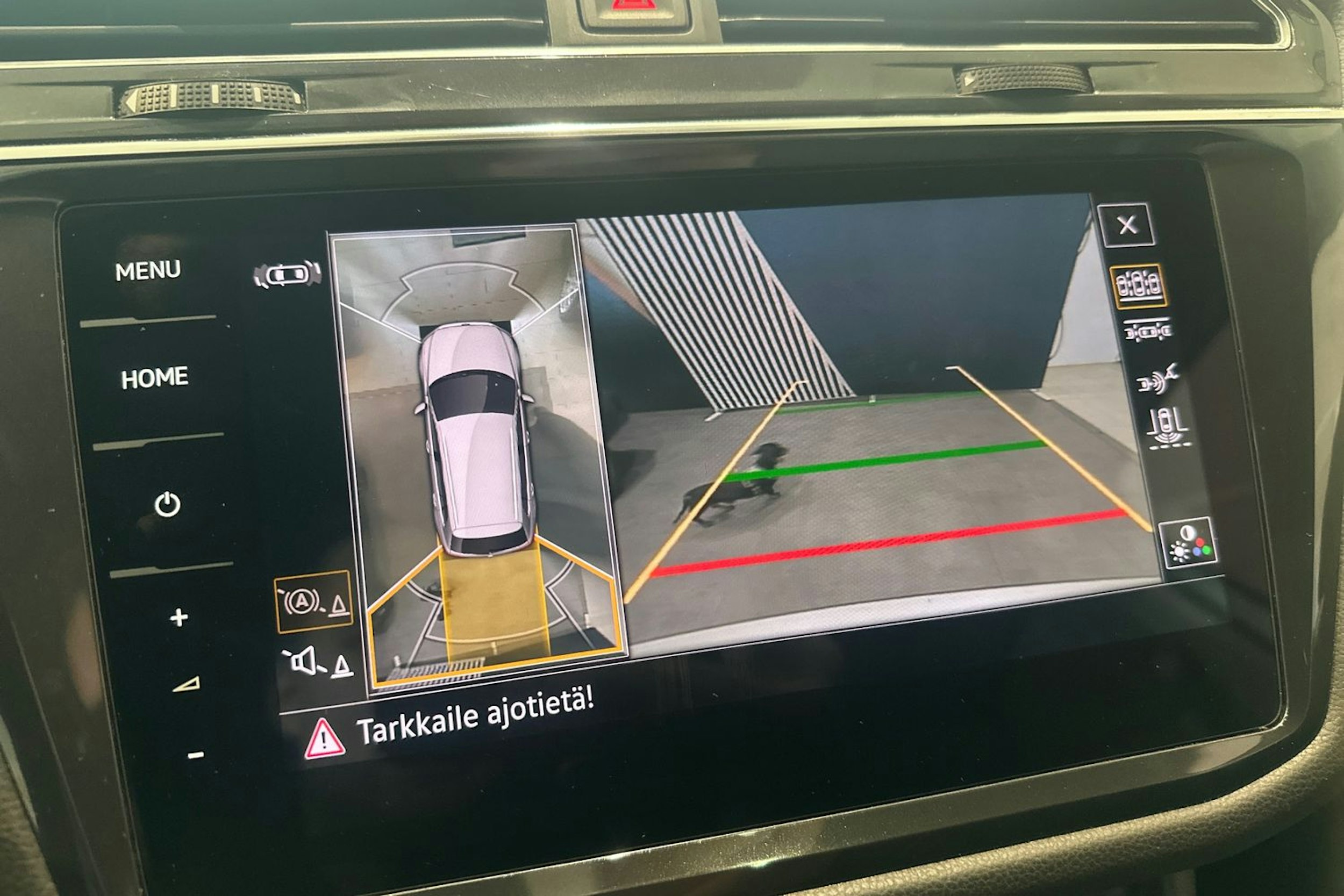 harmaa Volkswagen Tiguan Allspace 2023 kuva 27.