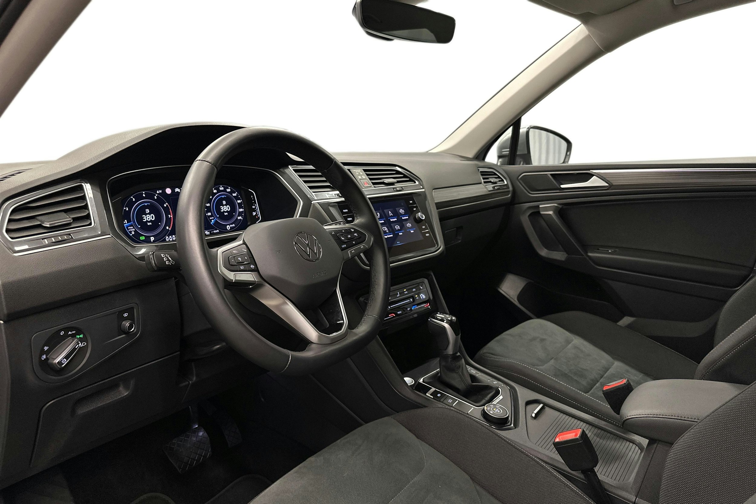 met. hopea Volkswagen Tiguan Allspace 2024 kuva 7.
