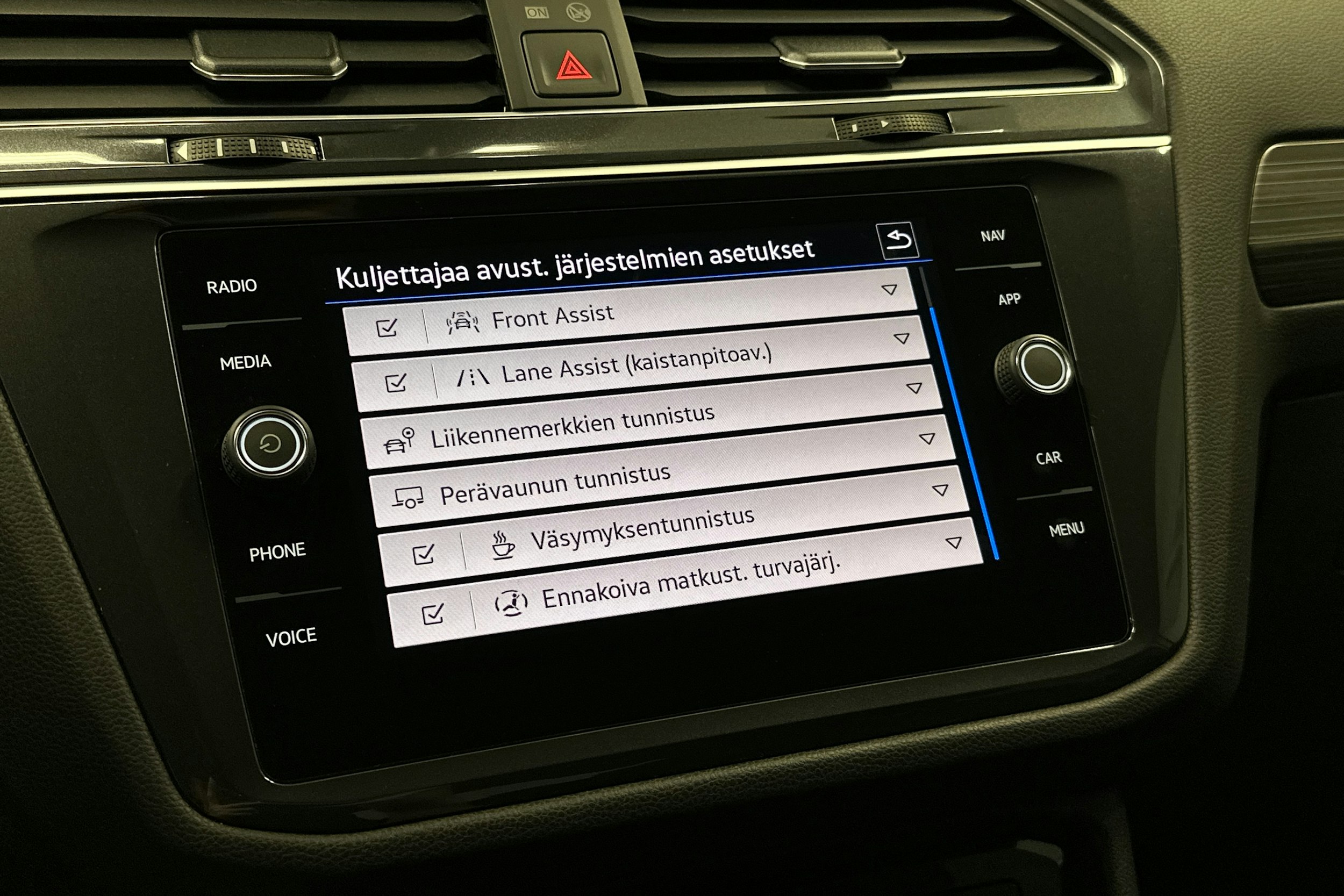 met. hopea Volkswagen Tiguan Allspace 2024 kuva 27.