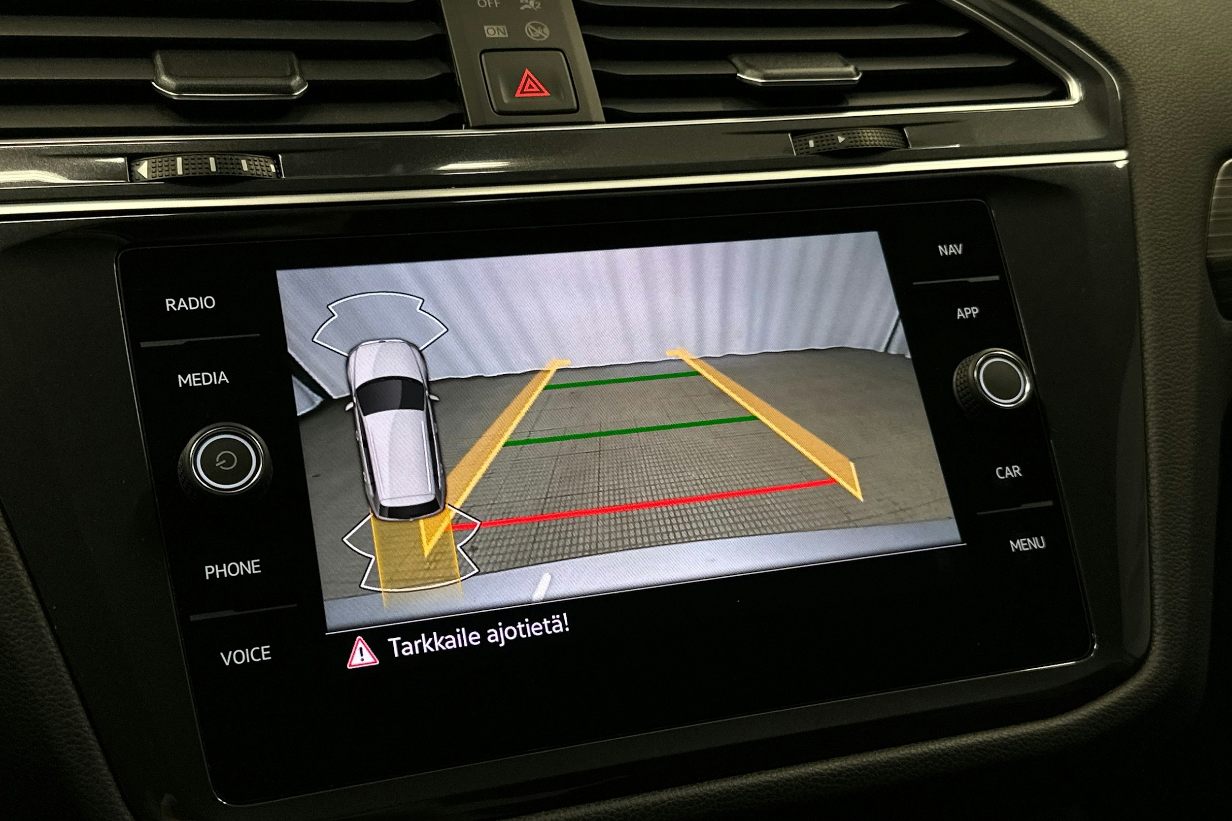 met. hopea Volkswagen Tiguan Allspace 2024 kuva 29.