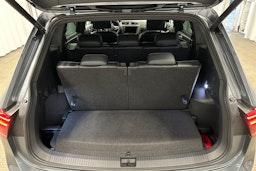 met. harmaa Volkswagen Tiguan Allspace 2024 kuva 11.
