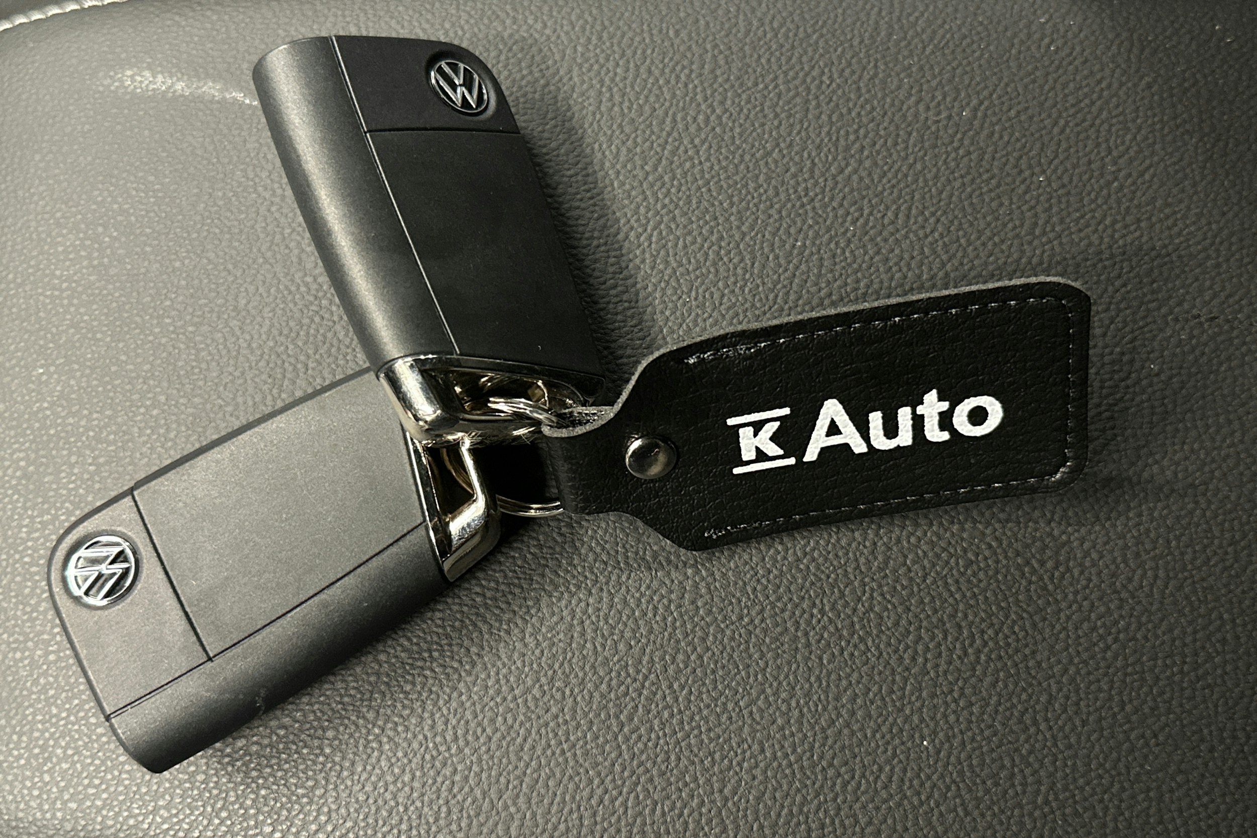 met. harmaa Volkswagen Tiguan Allspace 2024 kuva 28.