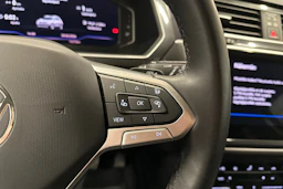 punainen Volkswagen Tiguan Allspace 2024 kuva 14.