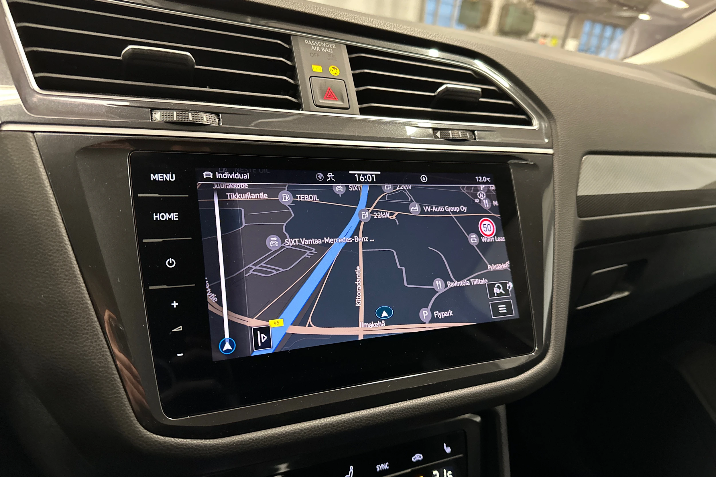 punainen Volkswagen Tiguan Allspace 2024 kuva 16.