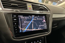 punainen Volkswagen Tiguan Allspace 2024 kuva 16.