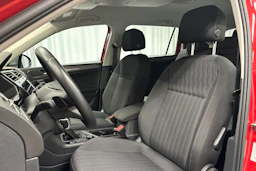 punainen Volkswagen Tiguan Allspace 2024 kuva 21.