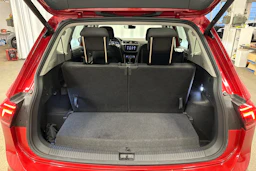 punainen Volkswagen Tiguan Allspace 2024 kuva 23.