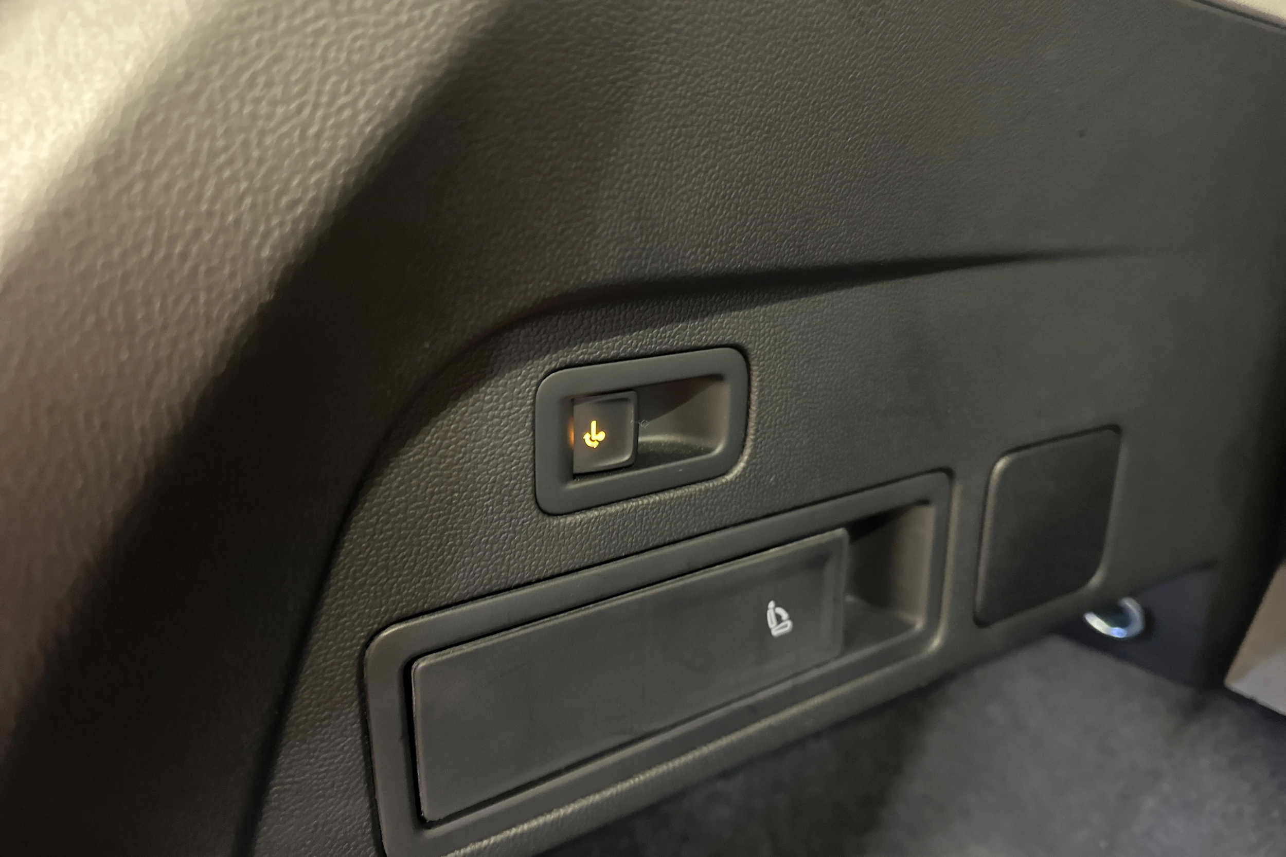 punainen Volkswagen Tiguan Allspace 2024 kuva 26.