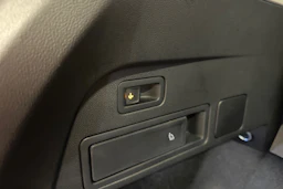 punainen Volkswagen Tiguan Allspace 2024 kuva 26.