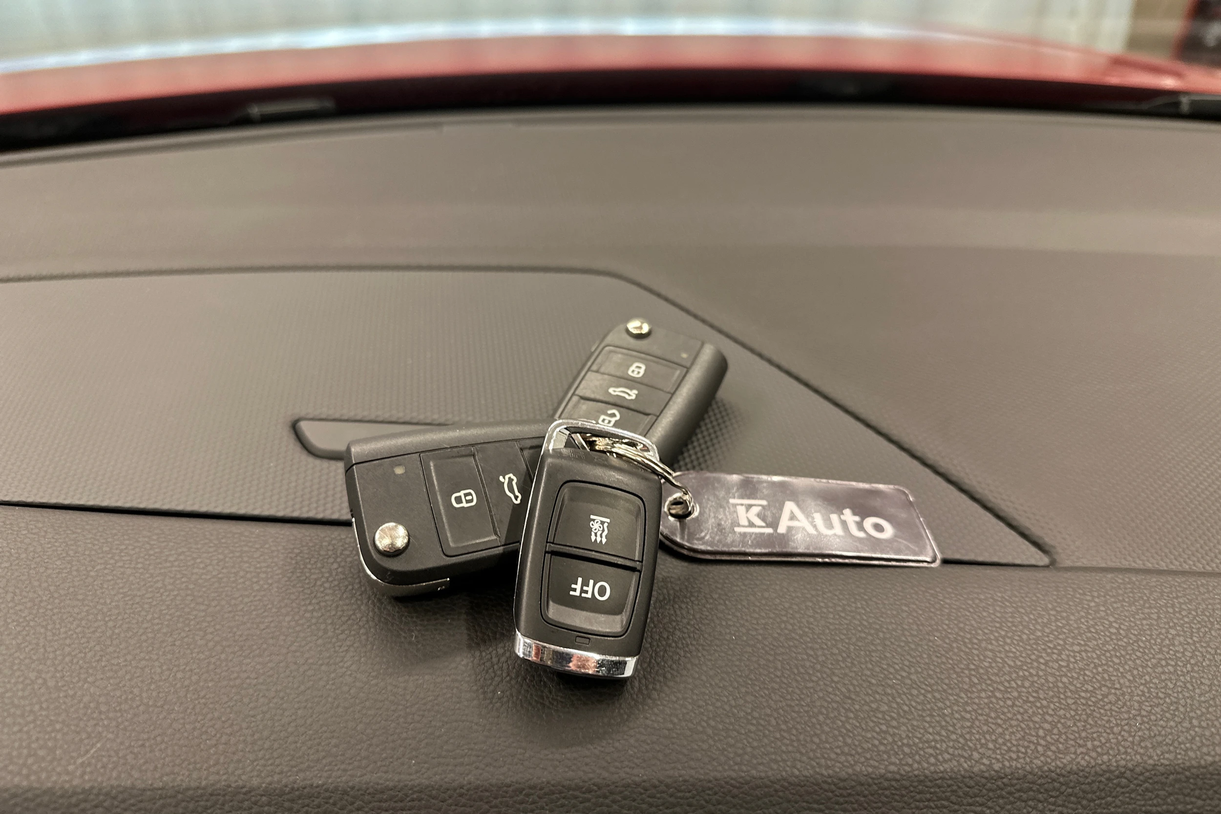 punainen Volkswagen Tiguan Allspace 2024 kuva 30.