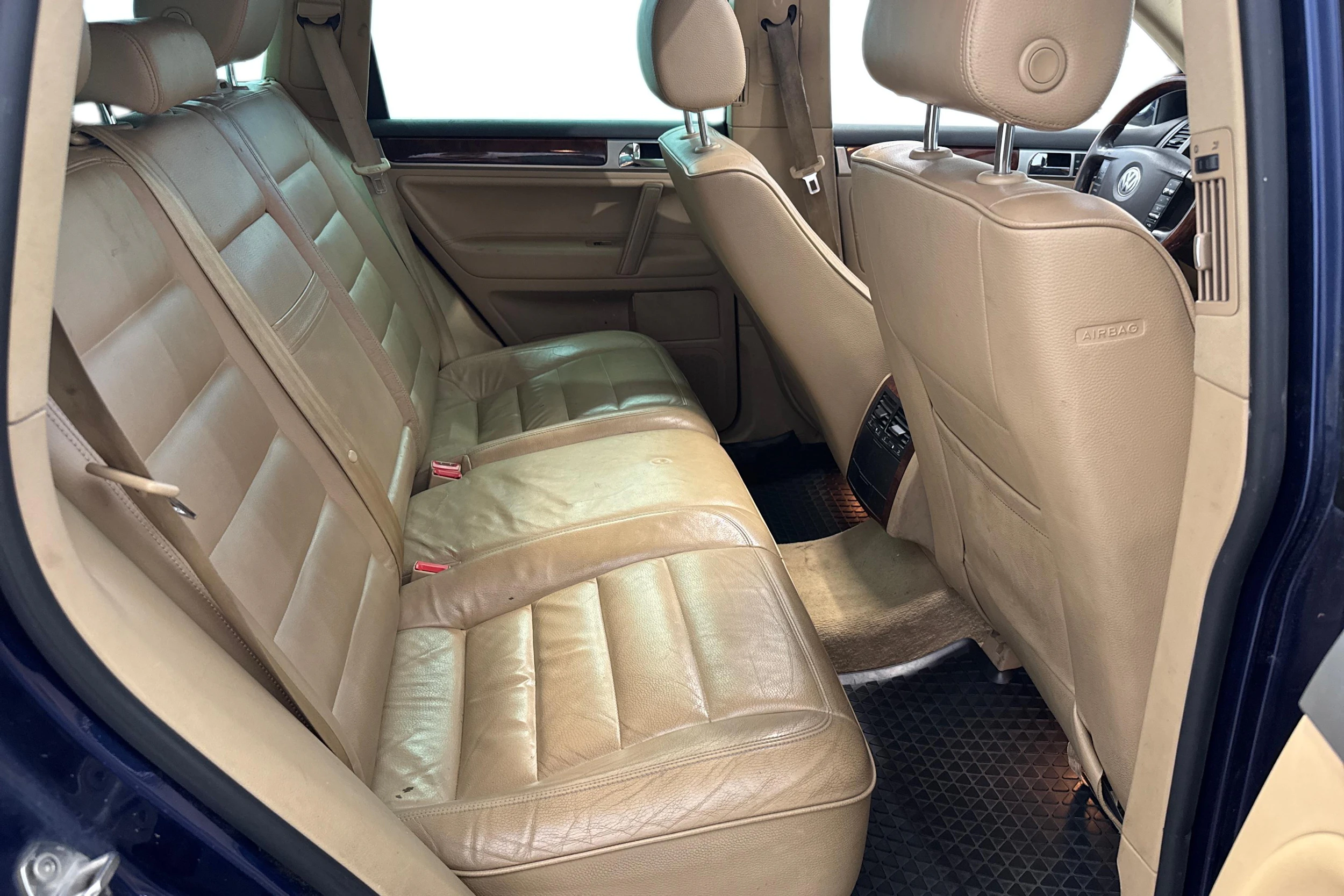 sininen Volkswagen Touareg 2005 kuva 8.