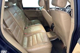 sininen Volkswagen Touareg 2005 kuva 8.