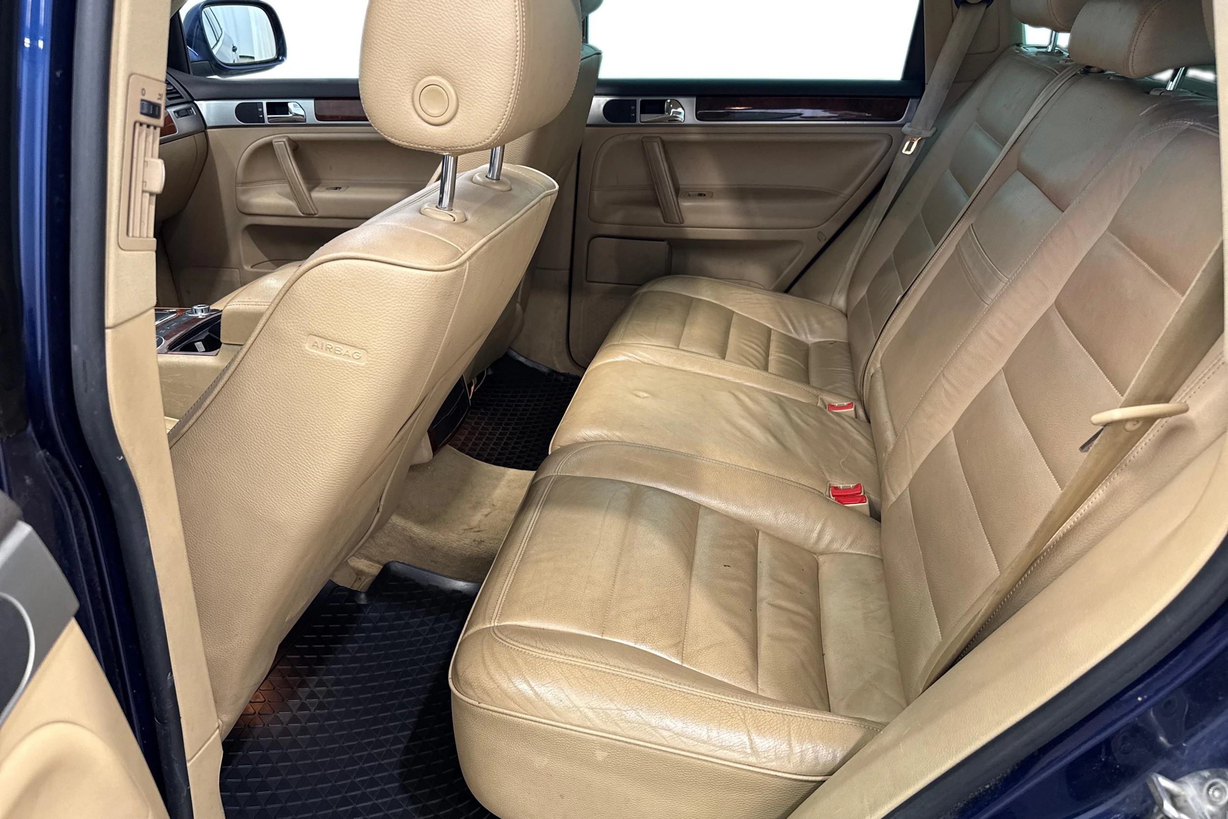 sininen Volkswagen Touareg 2005 kuva 9.