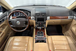 sininen Volkswagen Touareg 2005 kuva 11.