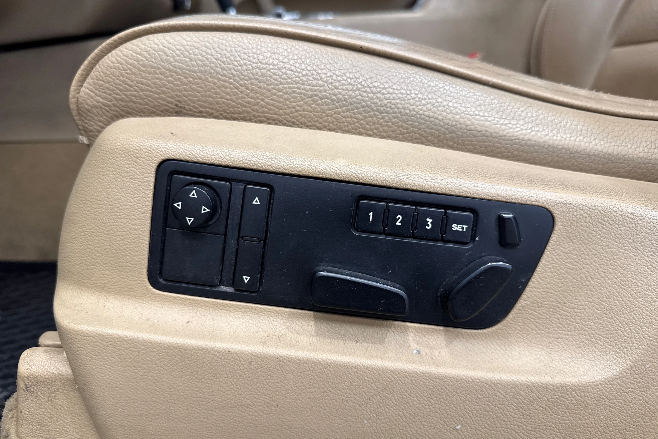 sininen Volkswagen Touareg 2005 kuva 13.