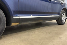 sininen Volkswagen Touareg 2005 kuva 26.