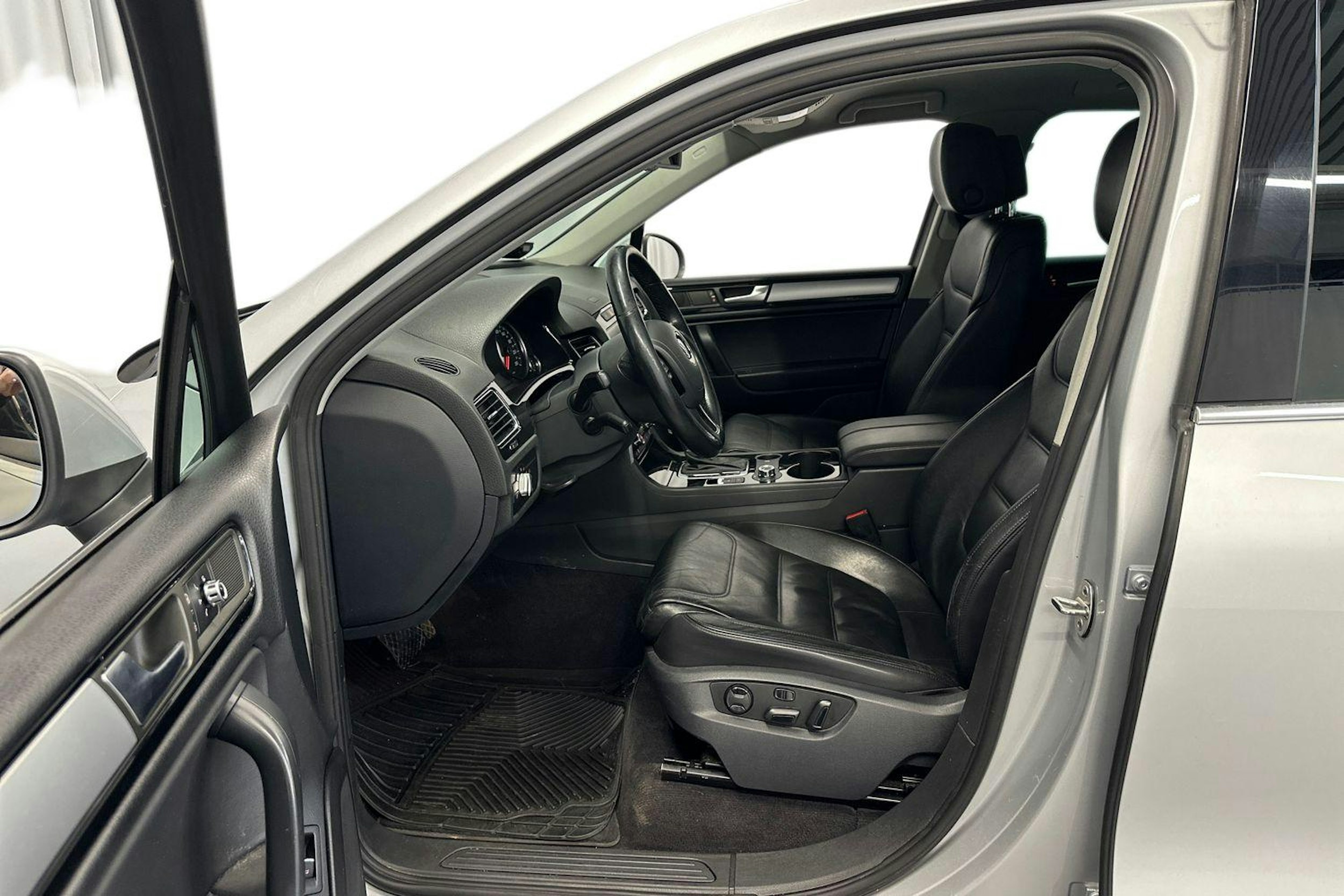 hopea Volkswagen Touareg 2010 kuva 11.