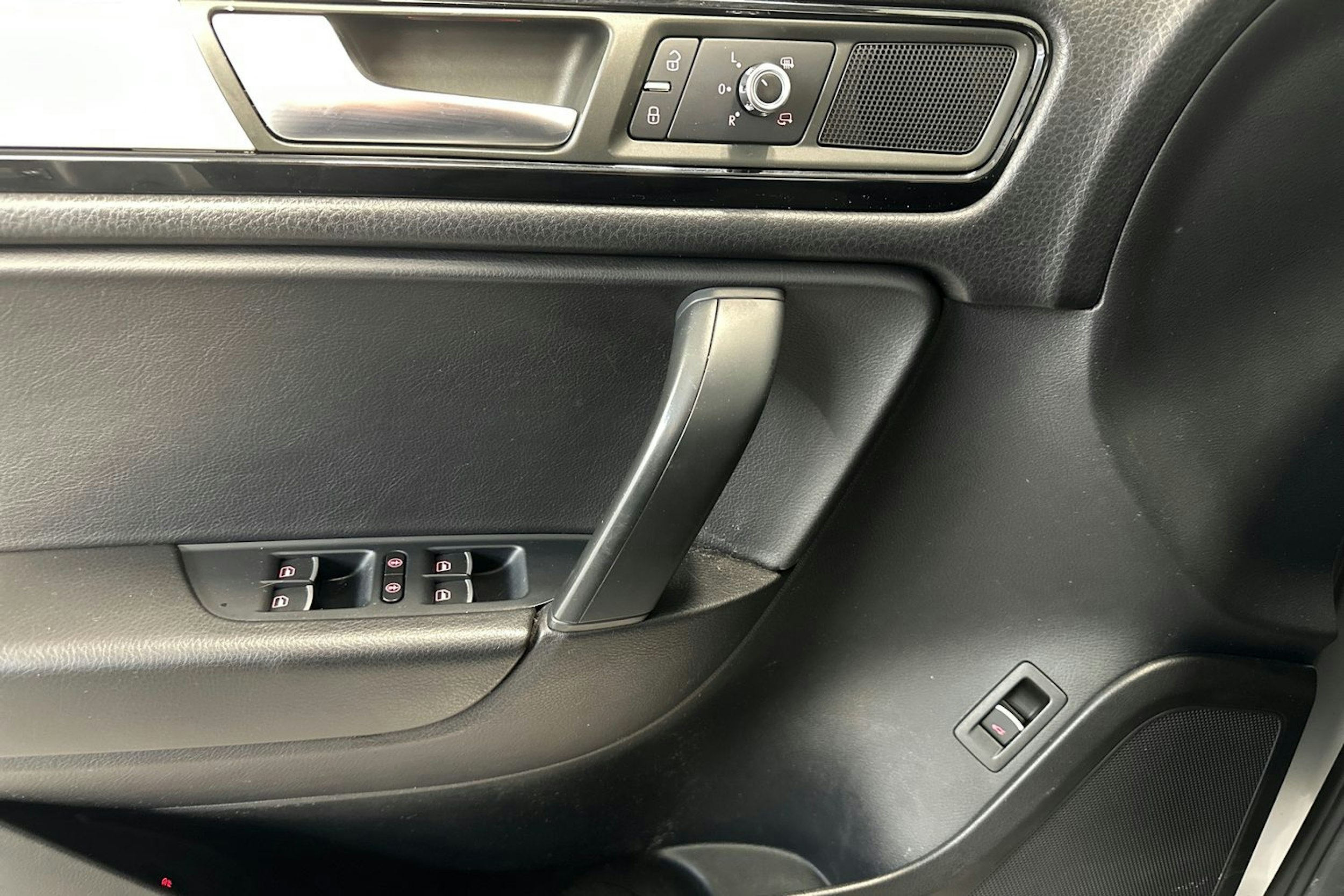 hopea Volkswagen Touareg 2010 kuva 17.