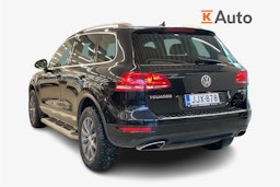 Musta Volkswagen TOUAREG 2011 kuva 2.