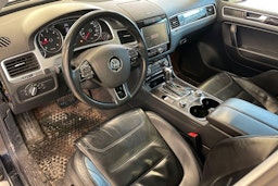 Musta Volkswagen TOUAREG 2011 kuva 6.