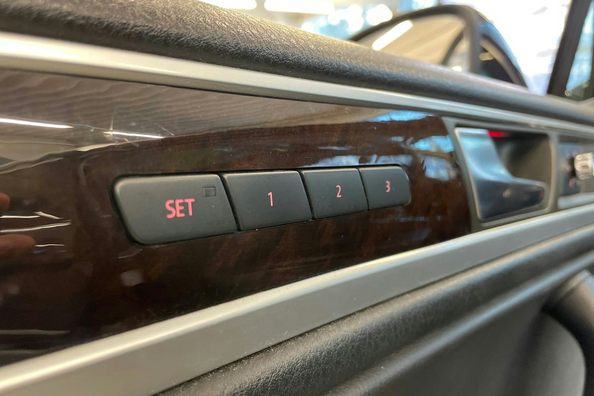 Musta Volkswagen TOUAREG 2011 kuva 17.