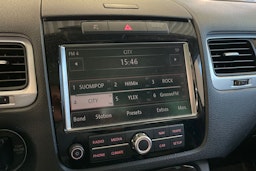 Musta Volkswagen TOUAREG 2011 kuva 18.