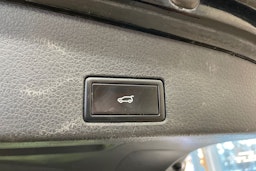 Musta Volkswagen TOUAREG 2011 kuva 28.