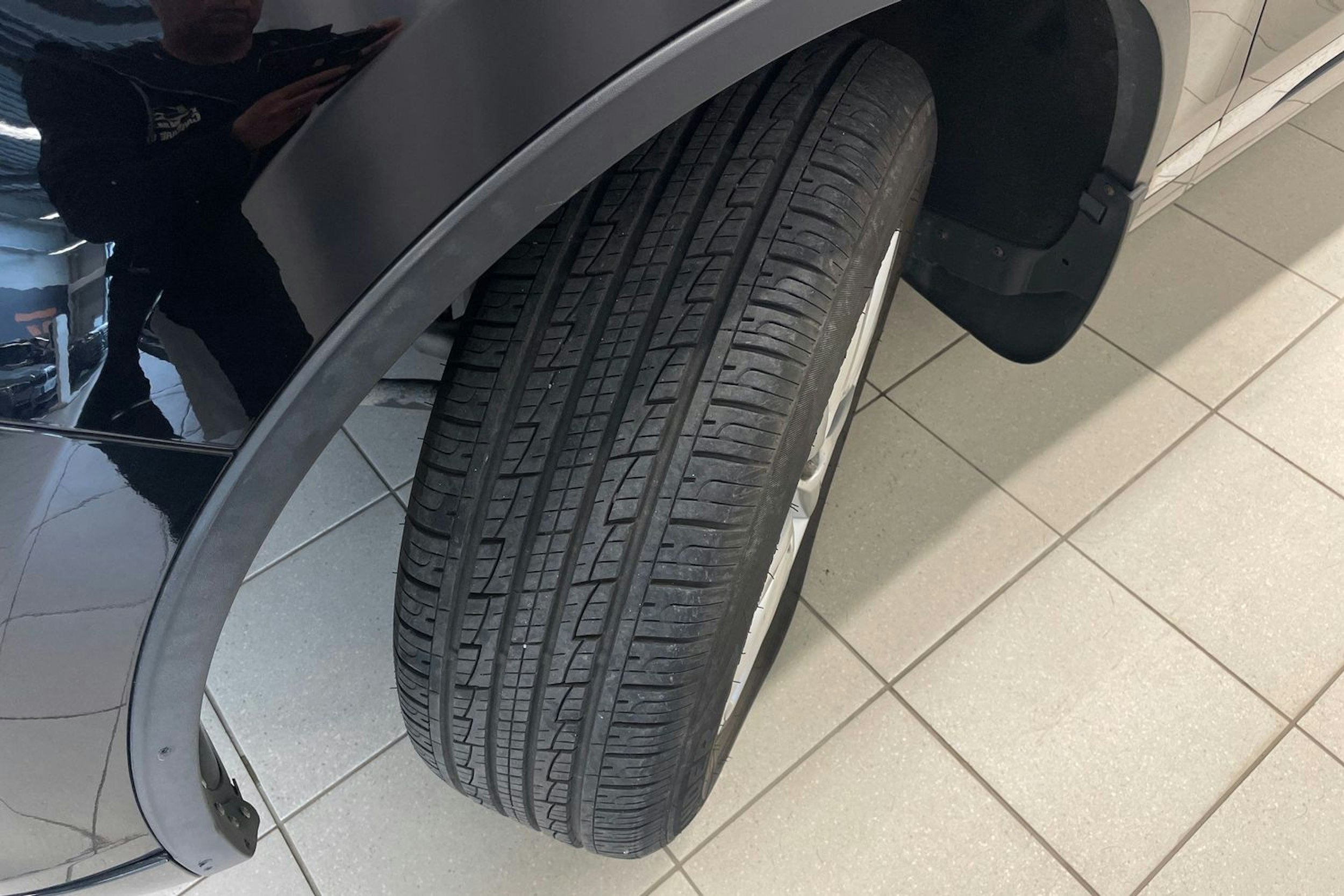 Musta Volkswagen TOUAREG 2012 kuva 10.